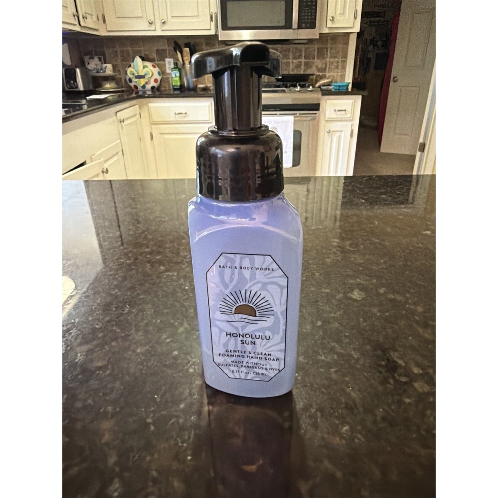 Bath & Body Works  Honolulu Sun Gentle & Clean Foaming Hand Soap 8.75oz